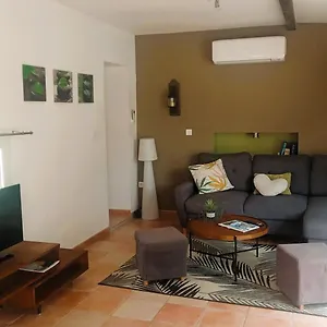 Villa Privé, A Pied Piscine, Parking 2 Voitures, 3 2 Sdb, Sainte-Maxime